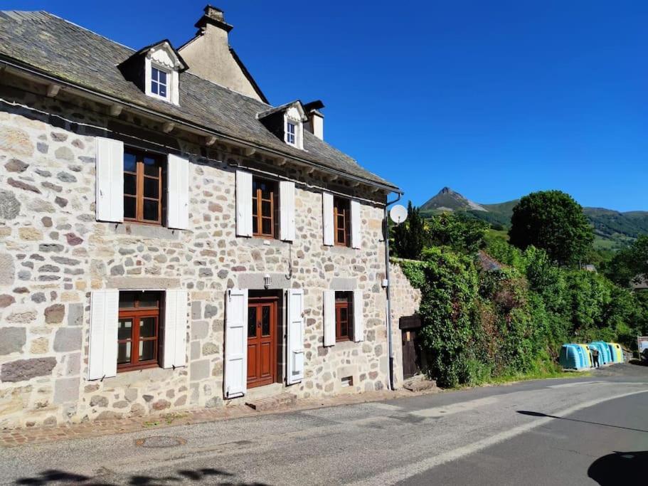 Maison Familiale Et Authentique Saint-Jacques-des-Blats Kültér fotó